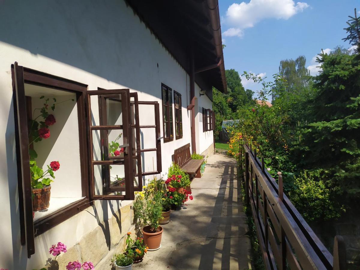 Ubytovani V Ceskem Raji Hotel Holín Exterior foto